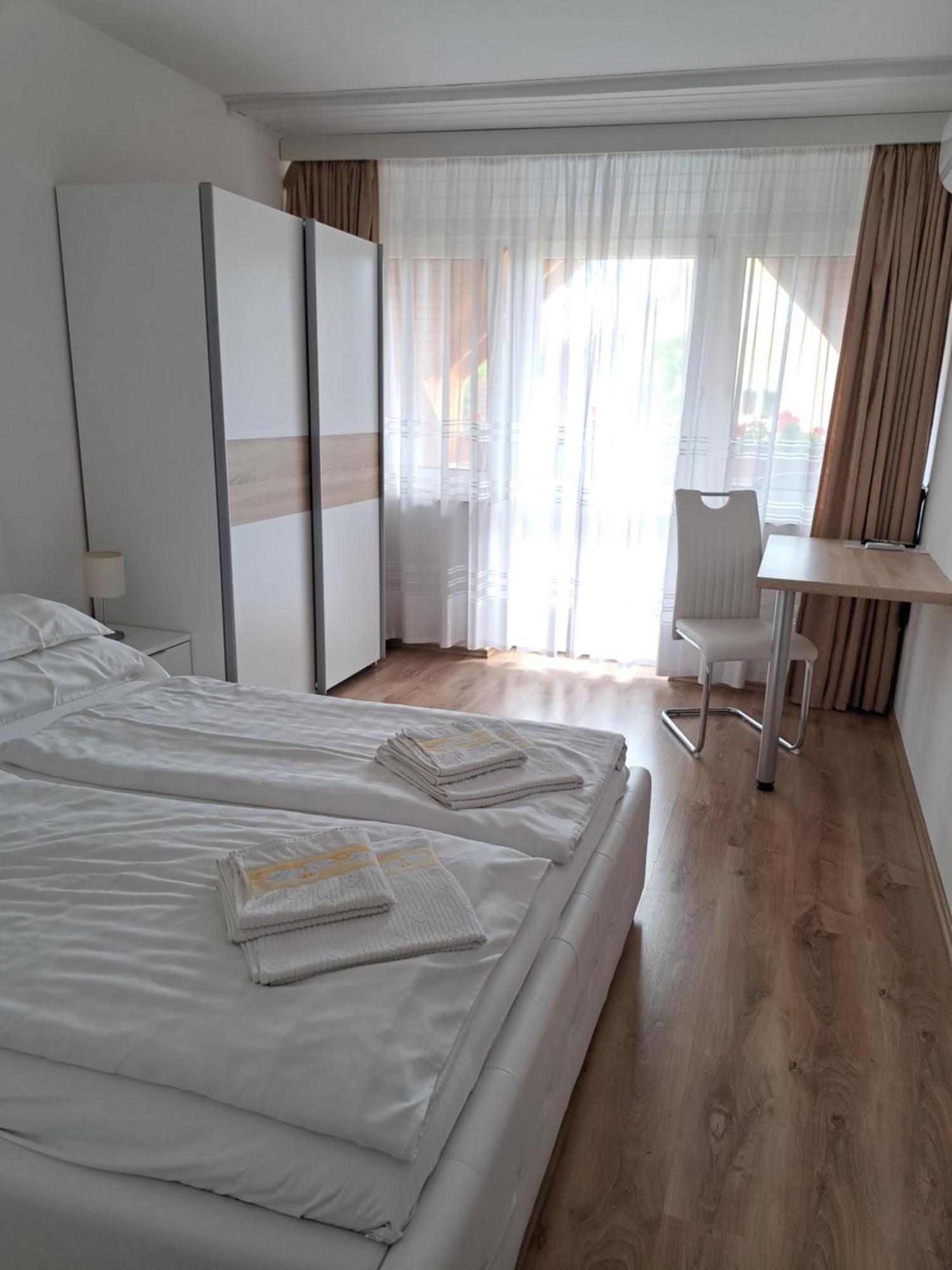 Emma Apartman Harkany Ruang foto